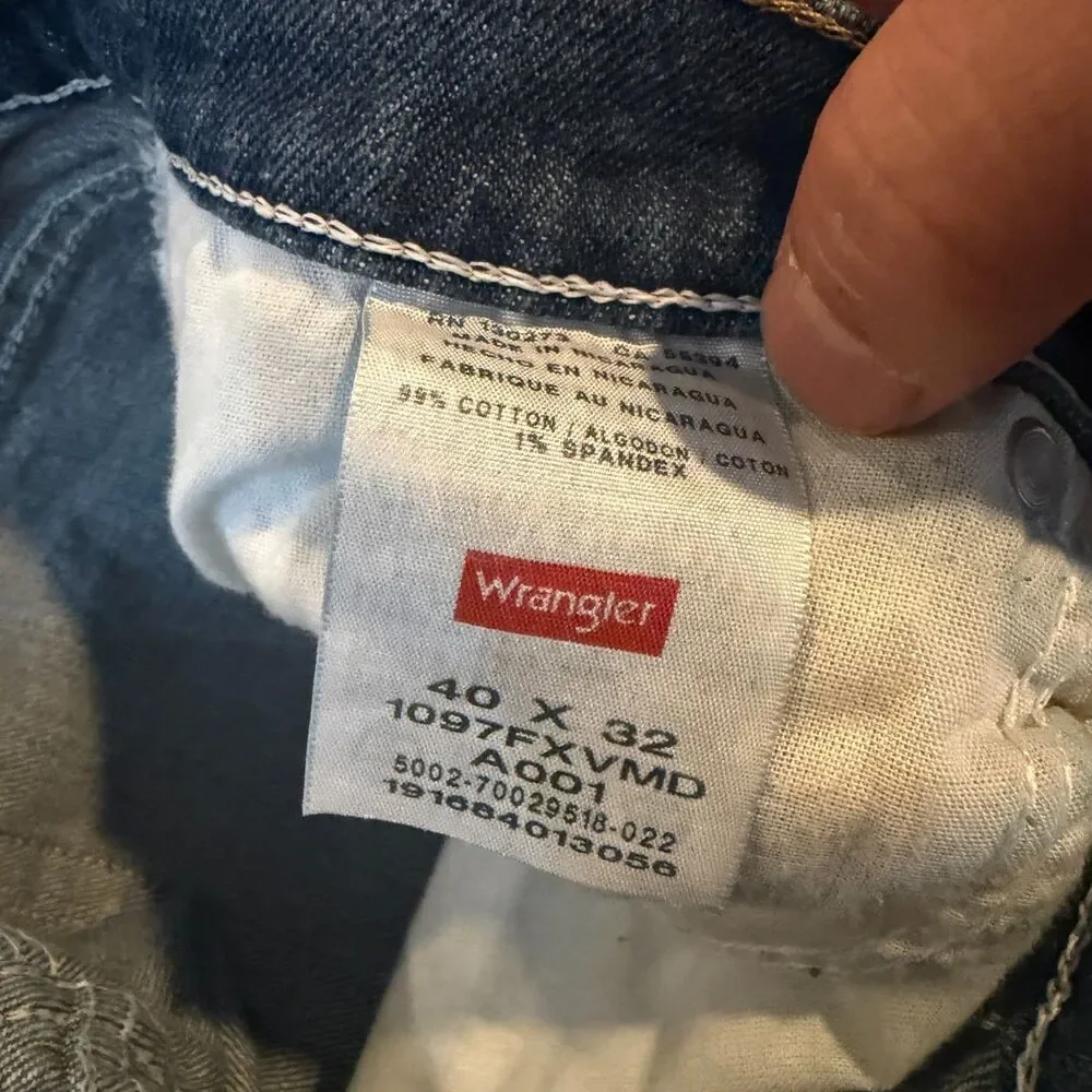 Wrangler Premium Quality Mens Jeans 40x32 Blue Straight Leg Denim 5 Pocket